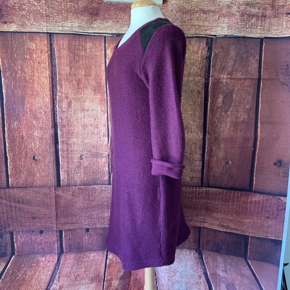 FINAL $ COMFY SOFT SURROUNDING PLUM TWO TONE DRESS - Picture 5 of 8